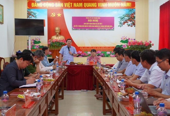 Đồng chí Phan Văn Thương, Ủy viên Ban Thường vụ, Trưởng Ban Nội chính Tỉnh ủy Đồng Tháp phát biểu chỉ đạo tại hội nghị.