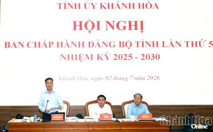 Thường trực Tỉnh ủy chủ trì hội nghị.