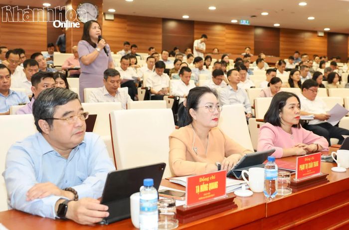 Đại biểu dự hội nghị.