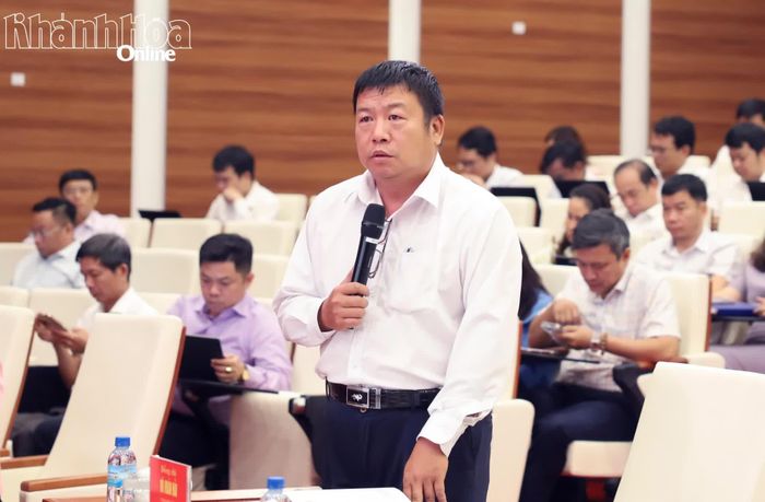Đồng chí Võ Hoàn Hải - Ủy viên Ban Thường vụ Tỉnh ủy, Trưởng Ban Tuyên giáo và Dân vận Tỉnh ủy phát biểu ý kiến.