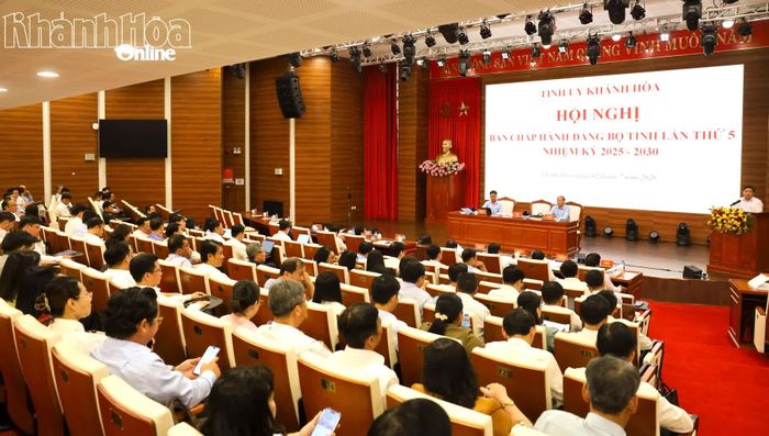 Quang cảnh hội nghị.