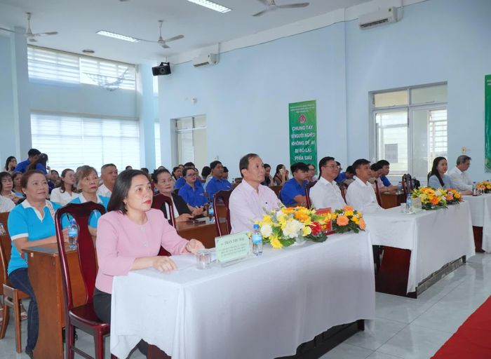 Các đại biểu tham gia lễ phát động