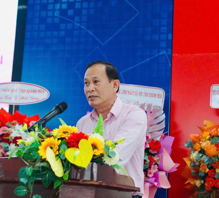 Ông Hồ Đắc Thích - Giám đốc NHCSXH tỉnh phát động chương trình.