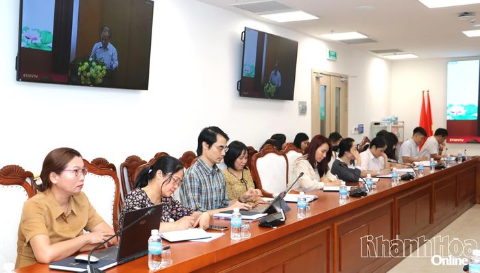 Các đại biểu tham dự hội nghị tại điểm cầu Khánh Hòa.