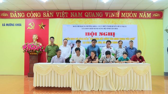 Ra mắt mô hình điểm xây dựng nếp sống văn minh trong việc cưới ở bản Phiêng Tâm (xã Mường Khoa).