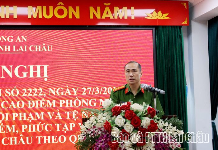 Lãnh đạo Phòng Cảnh sát Kỹ thuật hình sự (Công an tỉnh) tham luận tại hội nghị.