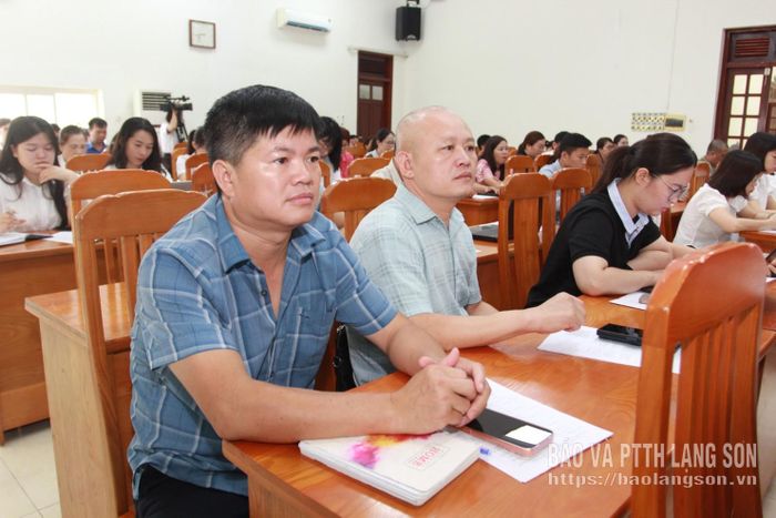 Đại biểu dự hội nghị