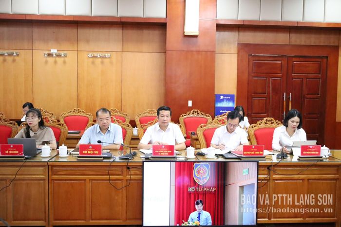 Các đại biểu dự hội nghị tại điểm cầu UBND tỉnh Lạng Sơn