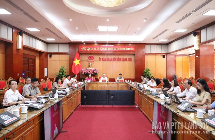 Các đại biểu dự hội nghị tại điểm cầu UBND tỉnh Lạng Sơn