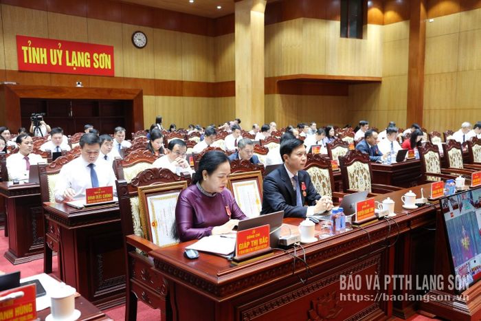 Các đại biểu dự hội nghị