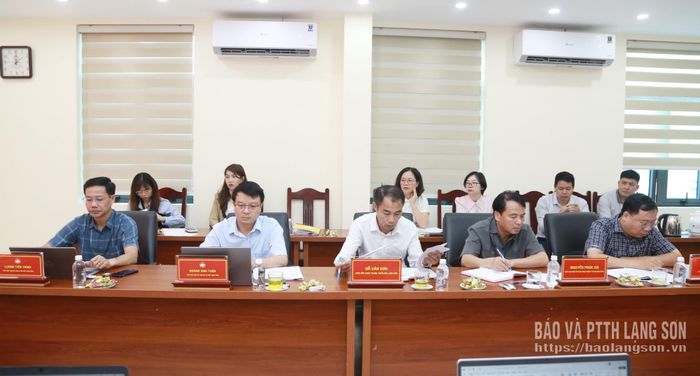 Các đại biểu dự hội nghị