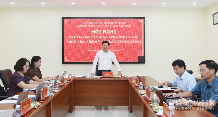  Đồng chí Bí thư Đảng ủy MTTQ Việt Nam tỉnh phát biểu kết luận hội nghị