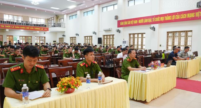 Các đại biểu tham dự hội nghị.