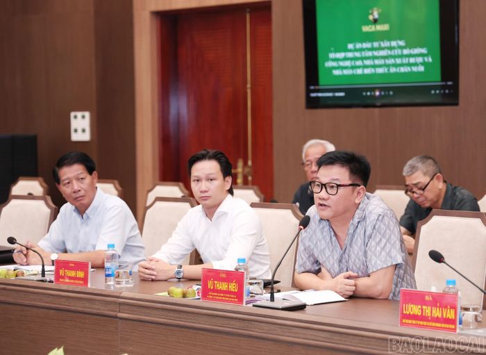 Ông Vũ Thanh Hiếu - Chủ tịch Hội đồng quản trị của Công ty Cổ phần Đầu tư Bảo Lai và Công ty Cổ phần Chăn nuôi công nghệ cao VACA MAXI phát biểu tại buổi làm việc.