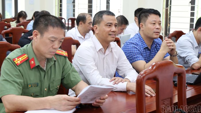 Các đại biểu tham dự hội nghị tại điểm cầu Lào Cai.
