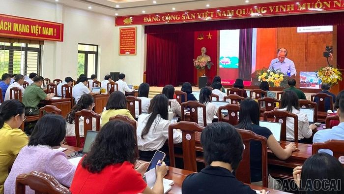 Quang cảnh hội nghị tại điểm cầu Lào Cai.