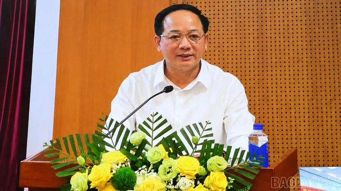 Đồng chí Trịnh Văn Quyết - Ủy viên Bộ Chính trị, Bí thư Trung ương Đảng, Trưởng Ban Tuyên giáo và Dân vận Trung ương phát biểu chỉ đạo hội nghị.