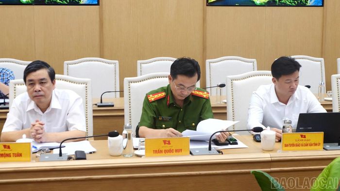 Các đại biểu tham dự phiên họp.