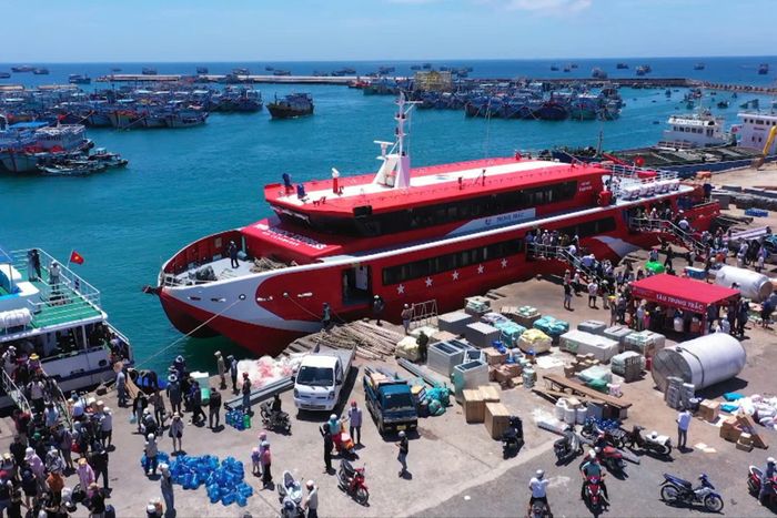 Trong 6 tháng đầu năm 2026, lượt khách du lịch, sản lượng khai thác thủy, hải sản tại đặc khu Phú Quý tăng cao