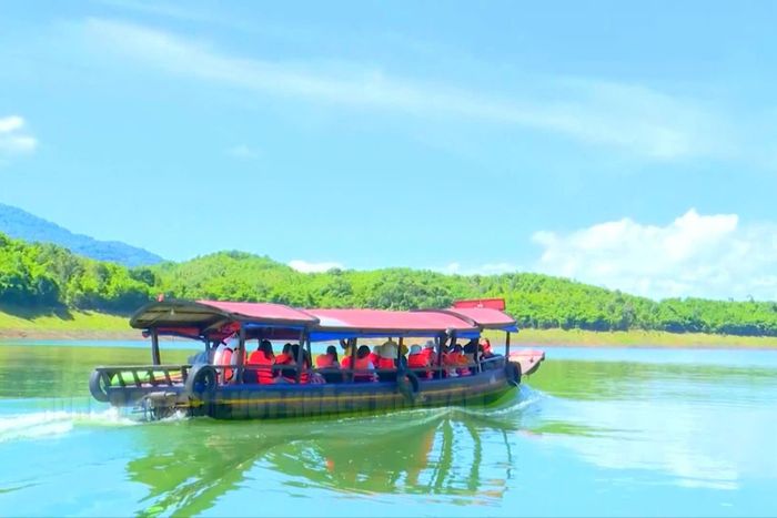 Trong những tháng đầu năm 2026, doanh thu từ hoạt động du lịch tại Lâm Đồng đạt khá