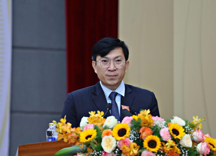 Đại biểu Lâm Hồng Tuyên nêu các giải pháp thu hút vốn đầu tư toàn xã hội