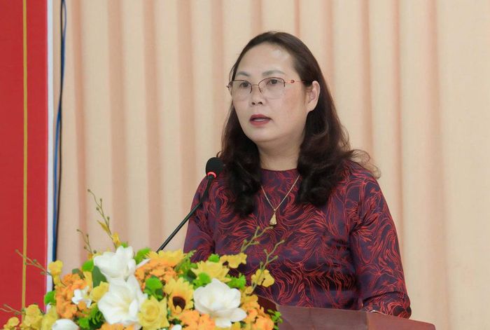 Bà Ngô Thị Mỹ Lợi, Bí thư Đảng ủy, Chủ tịch HĐND phường Xuân Trường - Đà Lạt phát biểu giao nhiệm vụ cho các tổ dân phố mới thành lập