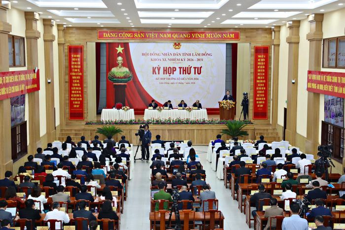 Quang cảnh kỳ họp
