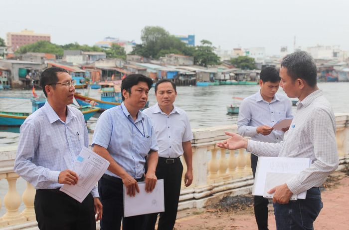 Đoàn khảo sát trao đổi và khảo sát thực tế tại các khu vực bảo vệ di tích Trường Dục Thanh