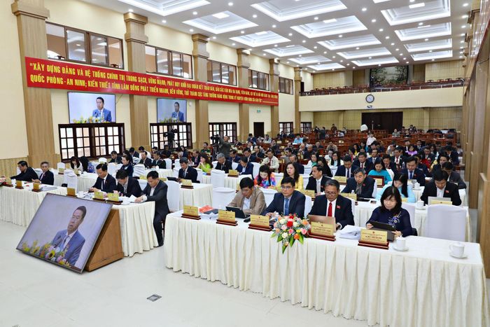 Quang cảnh kỳ họp