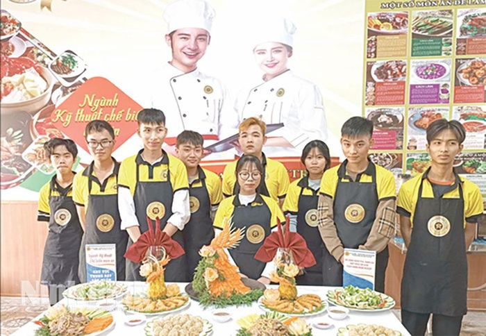Lớp đào tạo nghề kỹ thuật chế biến món ăn tại Trung tâm Giáo dục nghề nghiệp - Giáo dục thường xuyên Hải Hậu. Ảnh: CTV
