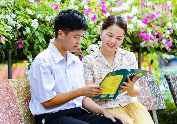 Sự hướng dẫn tận tình, sát sao từ giáo viên bộ môn là động lực quan trọng giúp Nguyễn Trọng Trường Anh tự tin đạt mức 9,5 điểm môn Vật lý trong kỳ thi chính thức.