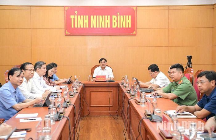 Các đại biểu dự hội nghị tại điểm cầu Ninh Bình.