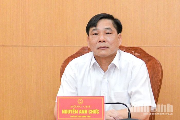 Đồng chí Nguyễn Anh Chức, Ủy viên Ban Thường vụ Tỉnh ủy, Phó Chủ tịch UBND tỉnh chủ trì hội nghị tại điểm cầu Ninh Bình.