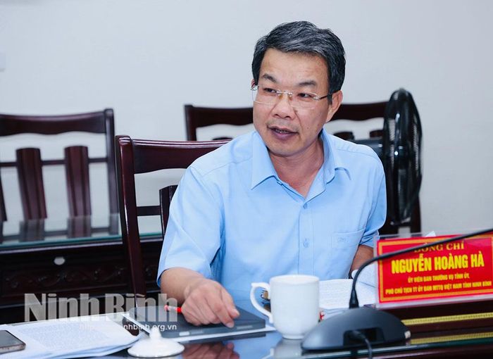 Đồng chí Nguyễn Hoàng Hà, Ủy viên Ban Thường vụ Tỉnh ủy, Phó Chủ tịch Thường trực Ủy ban MTTQ Việt Nam tỉnh phát biểu tại hội nghị.
