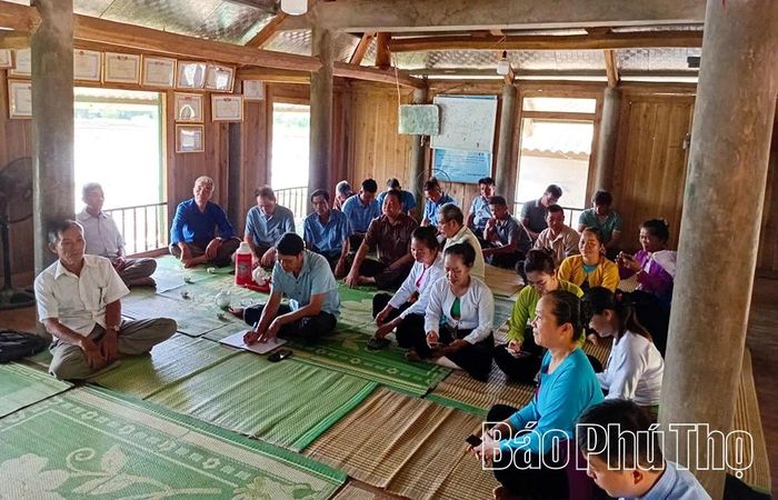 Từ những cuộc họp chi bộ thôn, những “hạt giống đỏ” từ cơ sở được lựa chọn, bồi dưỡng để kết nạp Đảng.