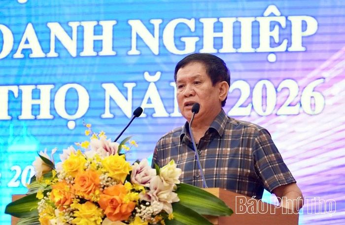 Lãnh đạo Công ty Cổ phần Quartz Việt Nam phát biểu tại hội nghị.