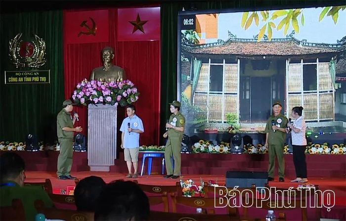 “Đời sống” thực tiễn đã được mang lên sân khấu.