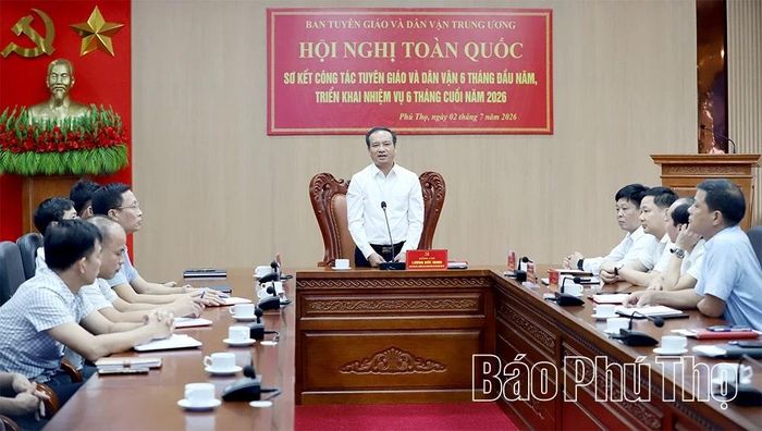 Đồng chí Trưởng Ban Tuyên giáo và Dân vận Tỉnh ủy Lương Đức Minh phát biểu quán triệt nhiệm vụ tại điểm cầu tỉnh Phú Thọ.