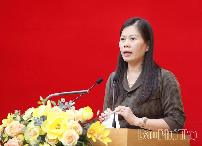 Lãnh đạo Sở Tài chính tham luận về lĩnh vực tài chính - ngân sách và giải pháp xử lý tài sản dôi dư sau sáp nhập.