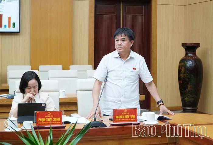 Phó Chủ nhiệm Ủy ban Kinh tế và Tài chính của Quốc hội Nguyễn Hữu Toàn phát biểu tại buổi làm việc.