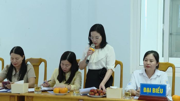 Các đại biểu tham gia ý kiến phản biện tại hội nghị - Ảnh: Thùy Trang