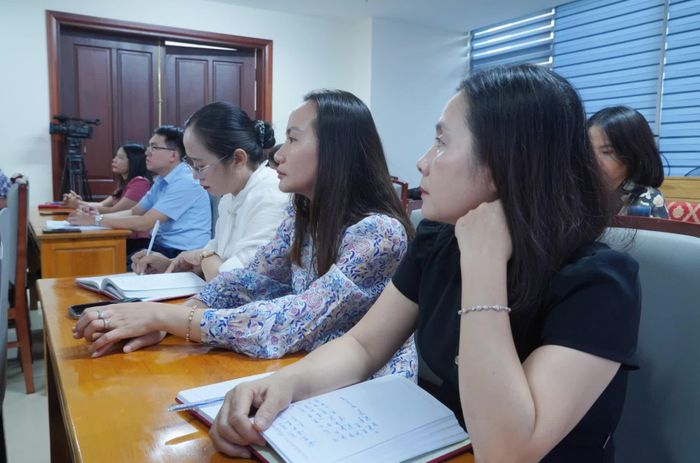 Các đại biểu dự hội nghị - Ảnh: H.L