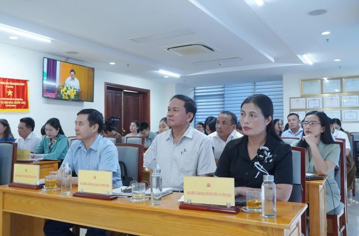 Đại diện lãnh đạo các sở, ngành dự hội nghị - Ảnh: H.L