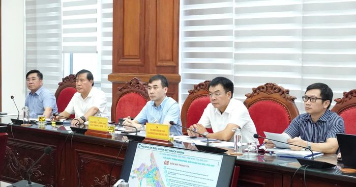 Đại biểu tham dự buổi làm việc - Ảnh: Q.V