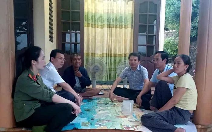 Công tác vận động được lãnh đạo phường Đồng Hới thực hiện kiên trì - Ảnh: P.V