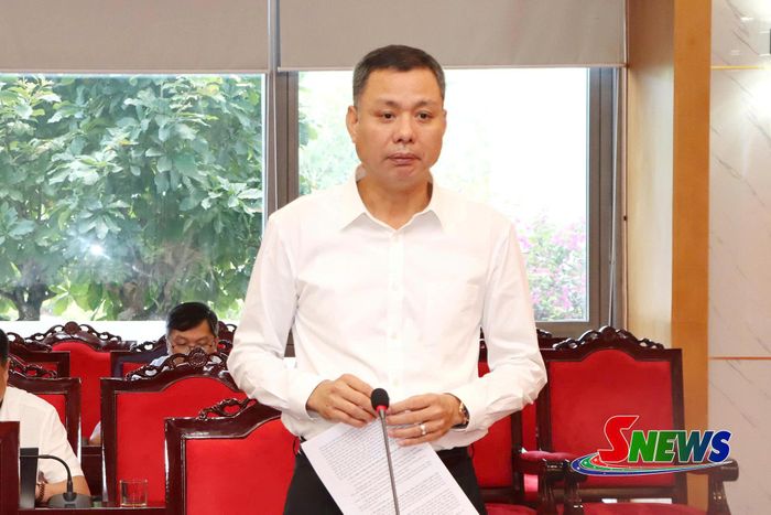 Đồng chí Nguyễn Thành Công, Phó Chủ tịch UBND tỉnh phát biểu tại cuộc họp.