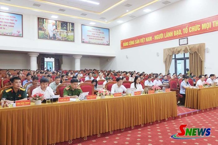 Các đại biểu dự hội nghị.