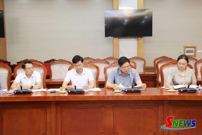 Các đại biểu dự làm việc.
