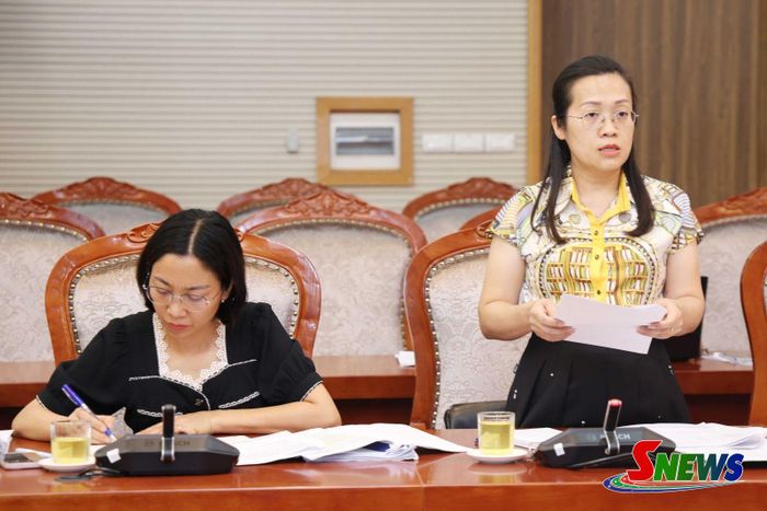 Đồng chí Phó Giám đốc Sở Tài chính phát biểu tại cuộc làm việc.