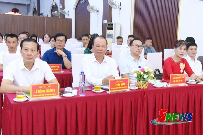 Ban Thường trực Hiệp hội Du lịch tỉnh dự Hội nghị.